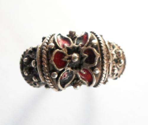 STUNNING!! VINTAGE STERLING SILVER & ENAMEL RING WITH AMAZING DETAIL SIZE N