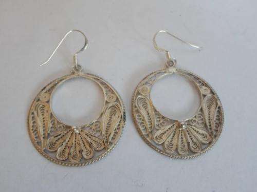 FABULOUS!! VINTAGE PAIR OF STERLING SILVER FILIGREE EARRINGS, WOW!! 6.1gr