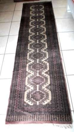 BEAUTIFUL!! HAND WOVEN PERSIAN RUNNER 3115 X 800mm STUNNING!!! VALUE R2800 WOW!!