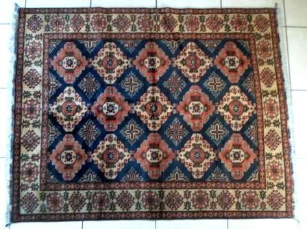 WOW!! VINTAGE HIGH QUALITY HAND WOVEN PERSIAN KAZAK CARPET 200CM X 159CM VALUE R22980 WOW!!!
