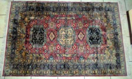 MAGNIFICENT!! VINTAGE HIGHLY DETAILED HAND WOVEN PERSIAN CARPET 2600 X 1590mm VALUE R10500 WOW!!!