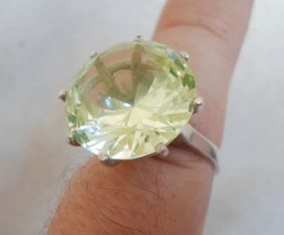 WOW!! VINTAGE HUGE!! STERLING SILVER & NEON YELLOW GREEN CRYSTOBERYL RING 6,2g WOW!!