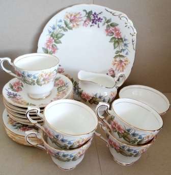 WOW!! MAGNIFICENT!! PARAGON "COUNTRY LANE" 21 PIECE TEA SET GORGEOUS!! WOW!!