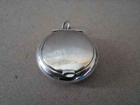 WOW!! RARE!! 1922 BIRMINGHAM SILVER CHATELAINE ROUGE BOX BY CHRISFORD & NORRIS 45 X 35 X 8mm 10g