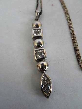 BEAUTIFUL!! STERLING SILVER & CZ DROP PENDANT WITH CHAIN,   7,6g  WOW!!