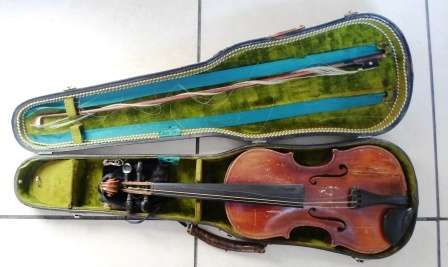 WOW!! ANTIQUE VIOLIN WITH CASE CIRCA 1900 REPAIRED BY H.H SABY 1929 CAPE TOWN 600 X 205mm WOW!!