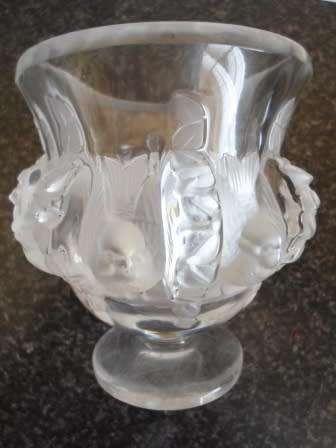 WOW!! STUNNING!! VINTAGE SIGNED LALIQUE LOVEBIRDS VASE VALUE R3500 WOW!! WOW!