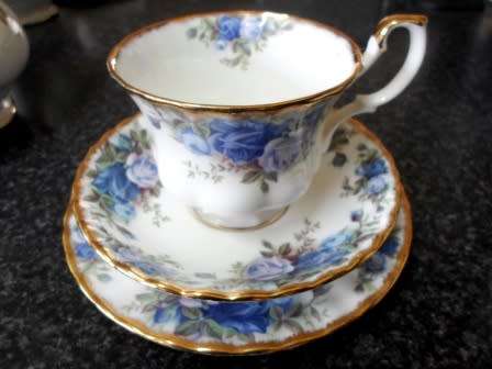 STUNNING!! ROYAL ALBERT 'MOONLIGHT ROSE' TRIO  MINT CONDITION!! WOW!!