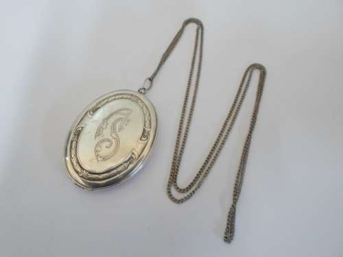 VICTORIAN STERLING SILVER LOCKET "OPENS LENGTH WAYS" WITH EXTRA LENGTH CHAIN CIRCA 1890's  20,8g