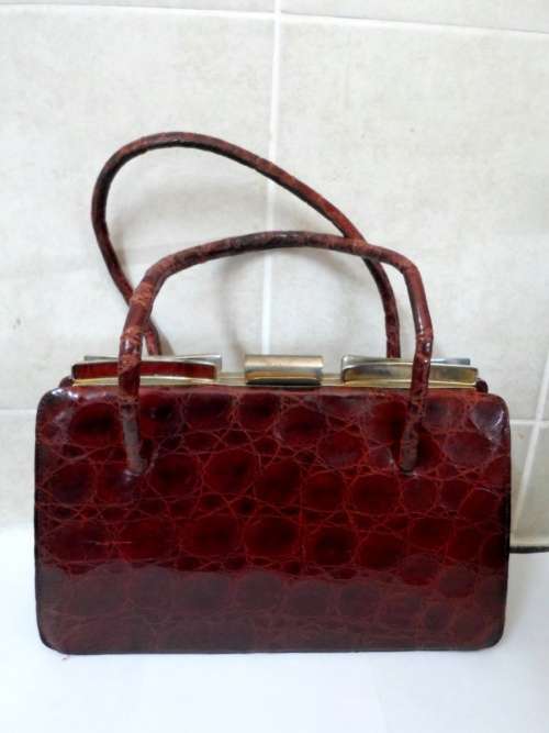 GORGEOUS!! VINTAGE CAIMAN CROCODILE LEATHER HAND BAG   RARE!! VALUE R1500  WOW!! WOW!