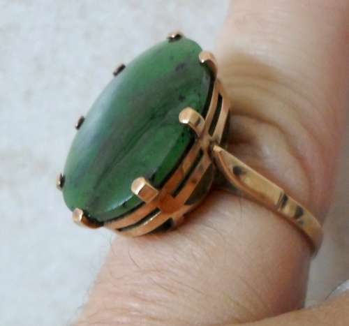 EXQUISITE!! HUGE 1942 HALLMARKED SA 9ct GOLD JADE RING 5,3g VALUE R6500 WOW!!