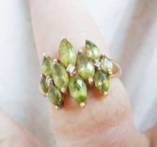 BEAUTIFUL!! BIRMINGHAM 9ct GOLD PERIDOT & DIAMOND RING BY Q.V.C  SIZE T  4,0g  VALUE R5950 WOW! WOW!