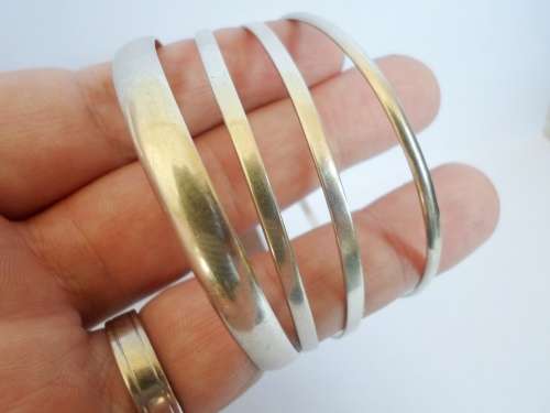 WOW!! COLLECTION OF 4 THICK VINTAGE STERLING SILVER BANGLES 30,8g WOW!!