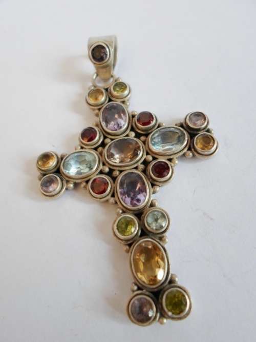 HUGE!! MAGNIFICENT STERLING SILVER, MULTI GEM STONE CROSS 18,6g VALUE R1295 WOW!