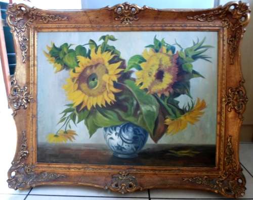 SPECTACULAR!! SIGNED SUNFLOWERS IN VASE OIL ON BOARD WITH IMPRESSIVE GILT WOOD FRAME 800 X 600mm