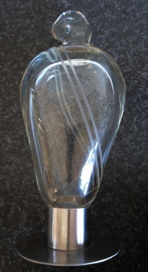 WOW!! STUNNING LIZ LACEY GLASS SCULPTURE DATED '89 VALUE R1500 WOW!!