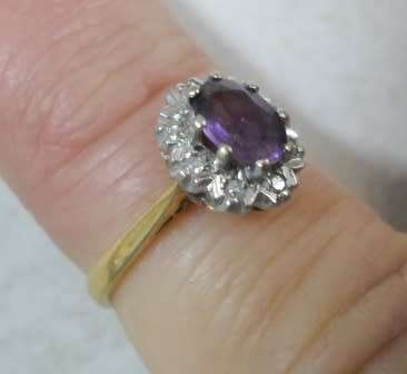 EXQUISITE VINTAGE 18ct GOLD AMETHYST & DIAMOND CLUSTER RING SIZE H1/2   2,5g WOW!!
