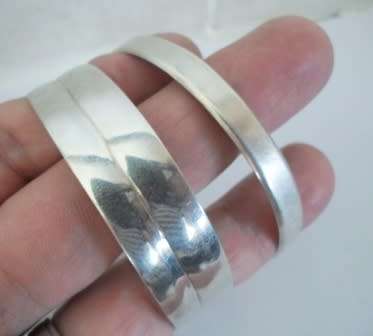WOW!! 2 LARGE STERLING SILVER BANGLES  15mm & 6,5mm   38,6g  STUNNING!!