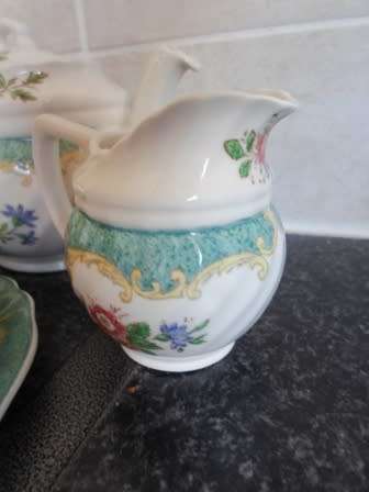GORGEOUS!! VINTAGE ROYAL DOULTON "KINGSWOOD" BREAKFAST TEA SET WOW!! WOW!!