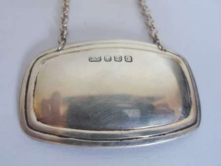 LOVELY!! VINTAGE SA STERLING SILVER DECANTER LABEL 15,6g WOW!!