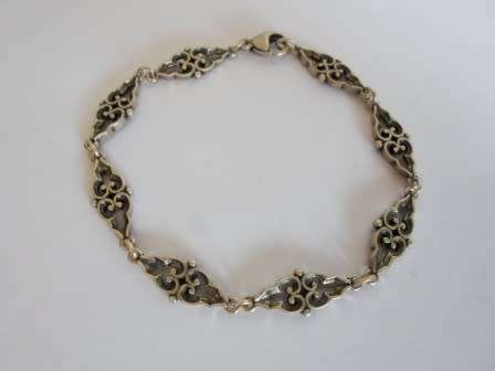 HIGHLY DETAILED VINTAGE STERLING SILVER GOTHIC STYLE BRACELET   8,1g  WOW!!