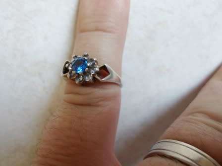 STUNNING!! VINTAGE STERLING SILVER SAPPHIRE & CZ CLUSTER RING  2,3g WOW!! WOW!!