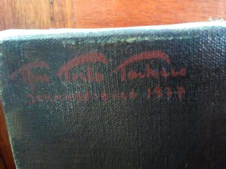 MAGNIFICENT!! POSCH JOHANNESBURG LADY OIL ON CANVAS SIGNED & DATED '77 950 X 700mm  WOW!!