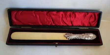 EXQUISITE!! 1896 BIRMINGHAM SILVER & IVORY PAGE TURNER IN ORIGINAL PRESENTATION CASE VALUE R2950