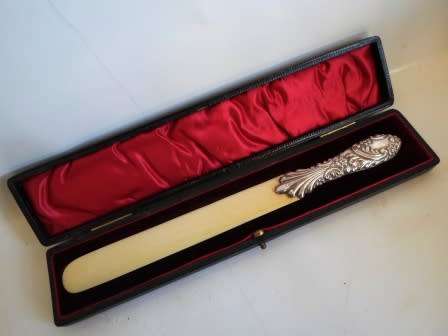 EXQUISITE!! 1896 BIRMINGHAM SILVER & IVORY PAGE TURNER IN ORIGINAL PRESENTATION CASE VALUE R2950
