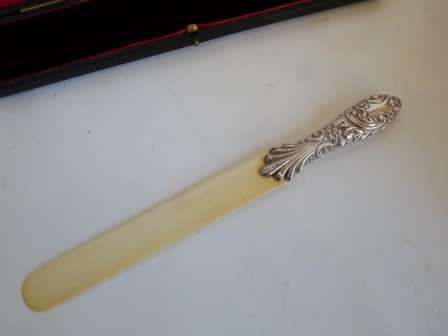 EXQUISITE!! 1896 BIRMINGHAM SILVER & IVORY PAGE TURNER IN ORIGINAL PRESENTATION CASE VALUE R2950