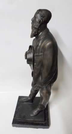 VERY RARE!! ANTON VAN WOUW POSTHUMUS "LEEMANS THE POSTMAN" BRONZE 410mm VALUE R30000 WOW!!
