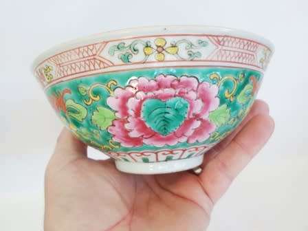 RARE!! 18TH CENTURY CHINESE QIANLONG FAMILLE ROSE BOWL CIRCA 1780's VALUE R5950 WOW!!