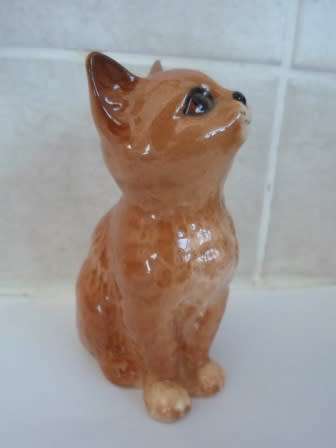 SO CUTE!!  VINTAGE ROYAL DOULTON GINGER CAT MINT CONDITION!!
