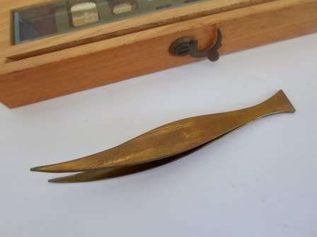 WOW!! VINTAGE GOLD SCALE WEIGHTS IN WOODEN CASE WOW!!