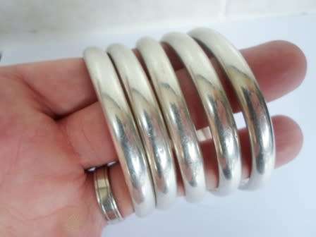 WOW!! 5 X  VINTAGE 8mm ITALIAN STERLING SILVER BANGLES  82,3g WOW!!