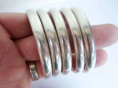 WOW!! 5 X  VINTAGE 8mm ITALIAN STERLING SILVER BANGLES  82,3g WOW!!