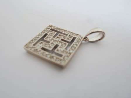 WOW!! BUDDHIST STERLING SILVER & CZ SWASTIKA PENDANT  2,9g WOW!!