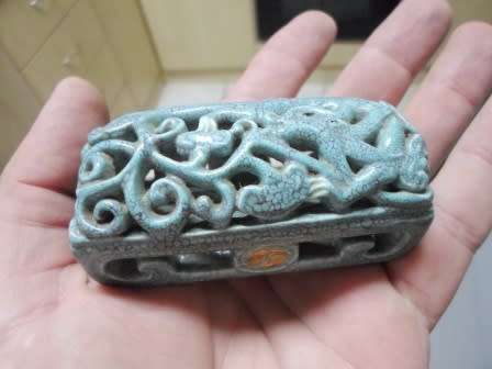 WOW!! VINTAGE CHINESE CERAMIC BRUSH REST WOW!!