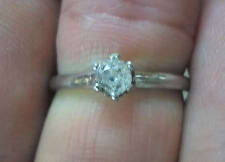 VINTAGE VILJOEN JEWELLERS 9ct WHITE GOLD +- 0,20ct OLD CUT DIAMOND RING 1,9g VALUE R3950