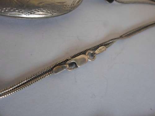 WOW!! EXTRA LARGE VINTAGE STERLING SILVER LOCKET PENDANT WITH LONG CHAIN   21,1g WOW!!