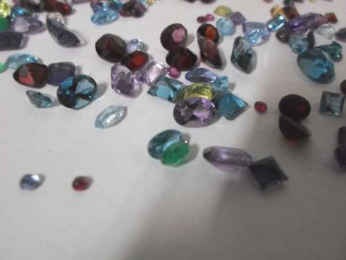 WOW!! 83,50ct COLLECTION OF MIXED GEM STONES STUNNING STONE!! WOW!!