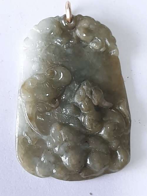 Exquisite!! Large Vintage chinese carved jade and 9ct gold pendant circa 1930`s Wow!!