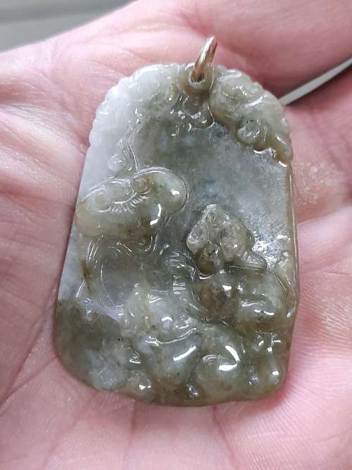 Exquisite!! Large Vintage chinese carved jade and 9ct gold pendant circa 1930`s Wow!!