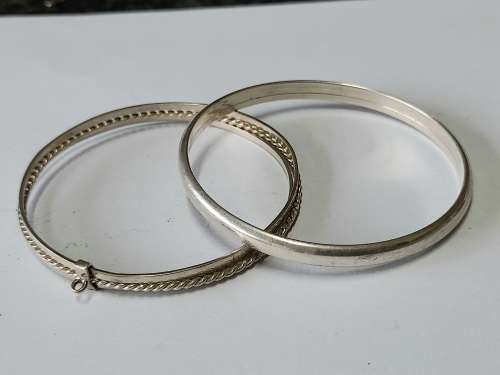 Wow!! 2 x sterling silver bangles 1 is 3 in 1   24,4g wow!!
