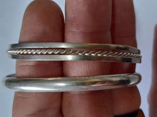 Wow!! 2 x sterling silver bangles 1 is 3 in 1   24,4g wow!!