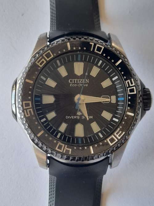 Wow!! Citizen Eco Drive 300m divers watch 100% working wow!!