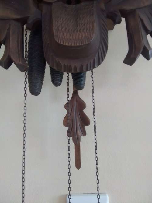 Huge!! Vintage German hunter cuckoo clock with musical dancers Value R6500 wow!!