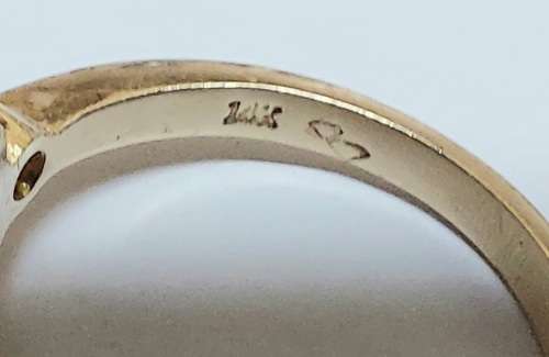 Exquisite!! Vintage 14ct gold Topaz and 0,10ct diamond ring 5,11g Value R8950