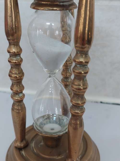 Lovely vintage brass 4min timer glass wow!!