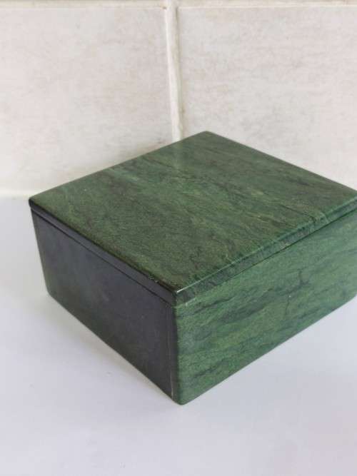 Awesome vintage Verdite stone trinket box wow!!
